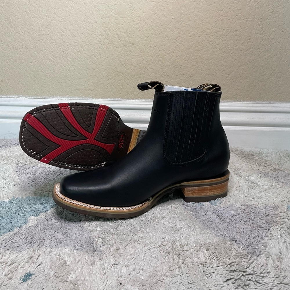 Black Cowboy Western Boots with Wooden Heel